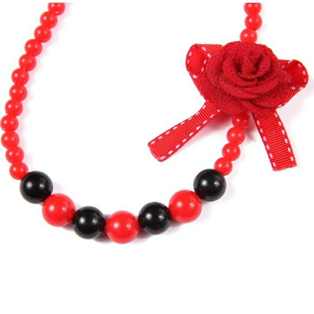 1 Red and Black Girls Fashion Necklace New in Package